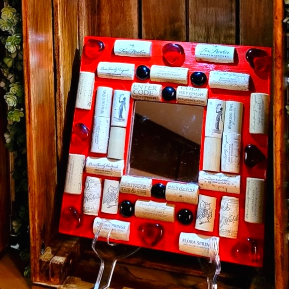 Red Heart and Red Glass Cabochons Mirror Decor with Wine Cork-NWT-Handmade - Picture 2 of 15